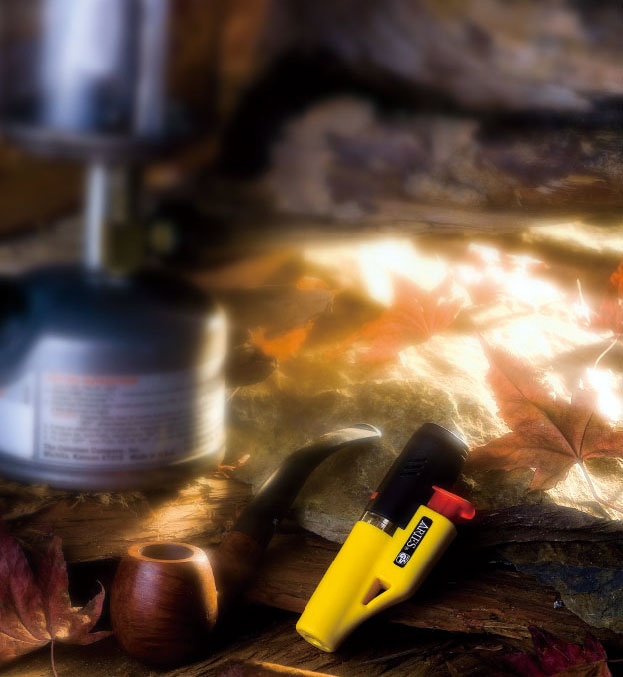 Cigar and pipe lighter